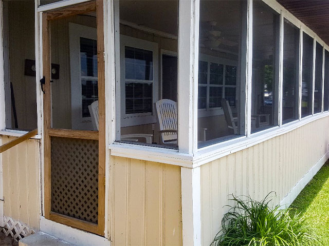 Riverside Cottage #302